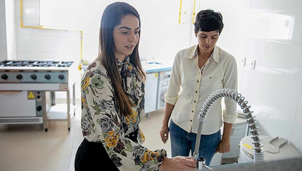 Primeira-dama realiza visita técnica na Escola de Gastronomia e Hospitalidade Miriam Assis Felício