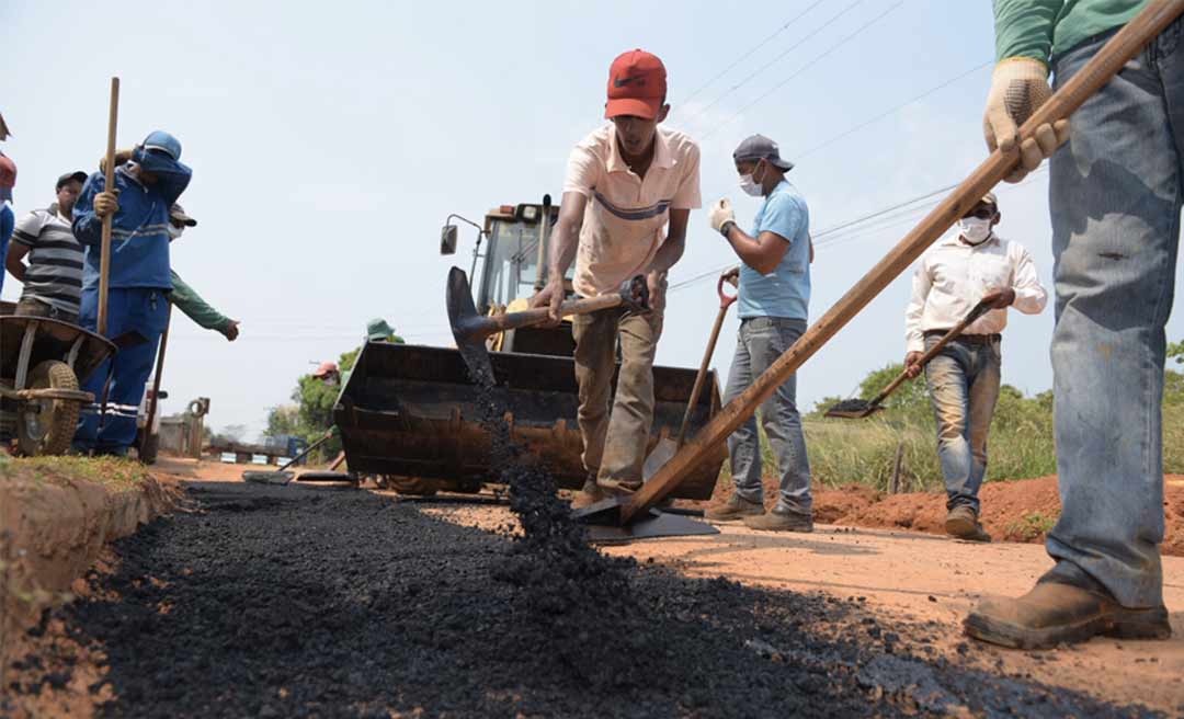 Governo doa 244 toneladas de massa asfáltica para as prefeituras de Acrelândia e Senador Guiomard