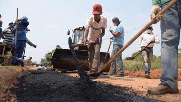 Governo doa 244 toneladas de massa asfáltica para as prefeituras de Acrelândia e Senador Guiomard