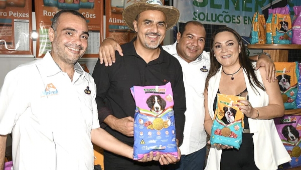 Prefeito de Cruzeiro do Sul, Ilderlei Cordeiro prestigia abertura da Expoacre Juruá 2019