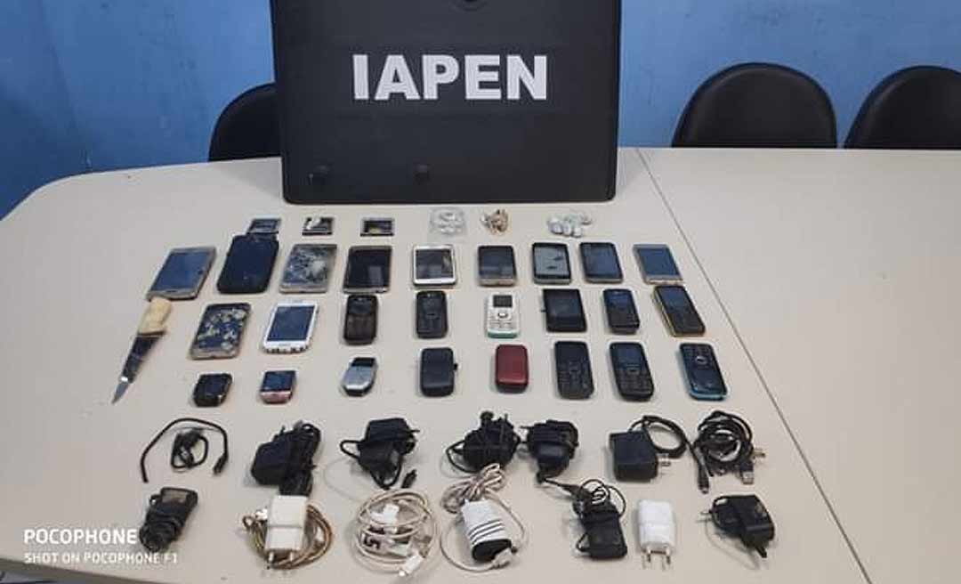 Agentes Penitenciários apreendem mais de 20 celulares em presídio do Acre