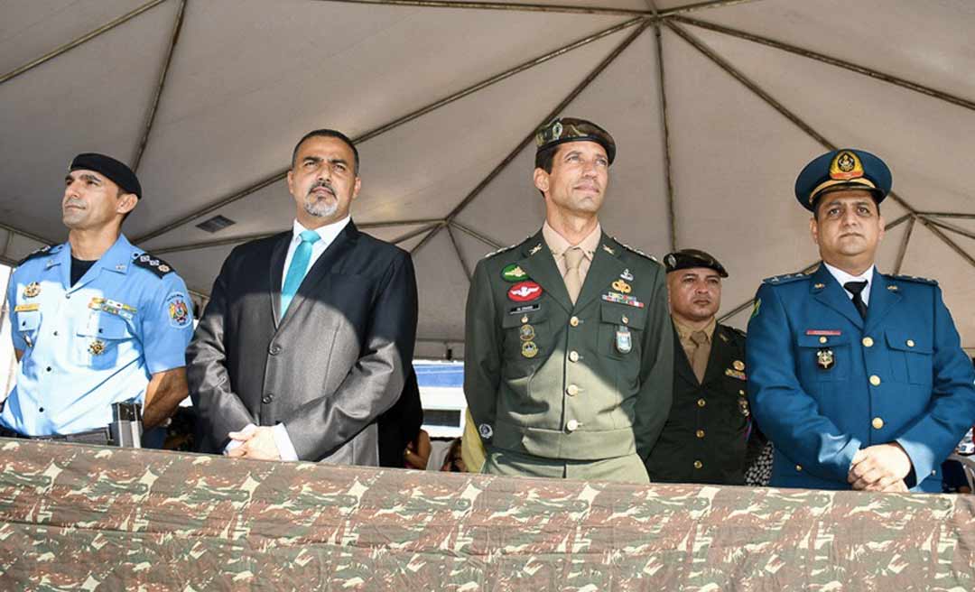 Desfile cívico emociona população e marca Dia da Independência em Cruzeiro do Sul