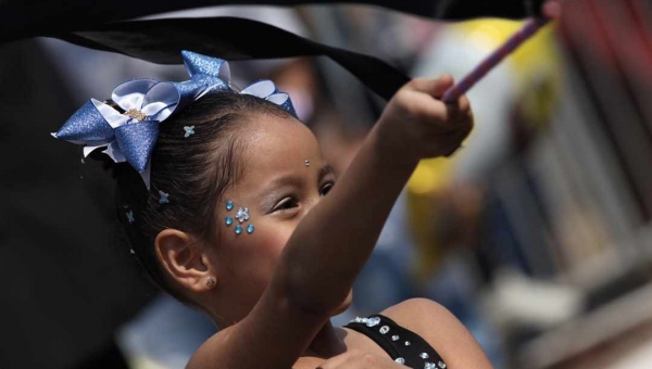 Veja a galeria de fotos do desfile dos estudantes das escolas públicas na Avenida Getúlio Vargas