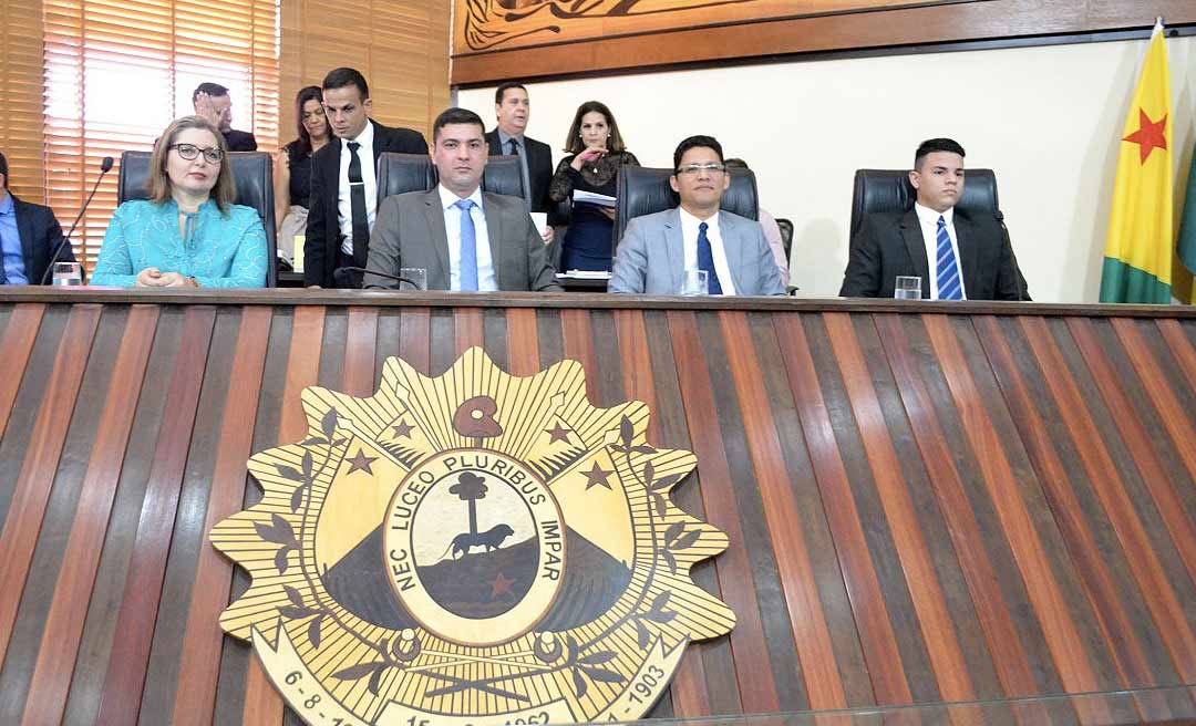 Jovens parlamentares acreanos tomam posse na Aleac