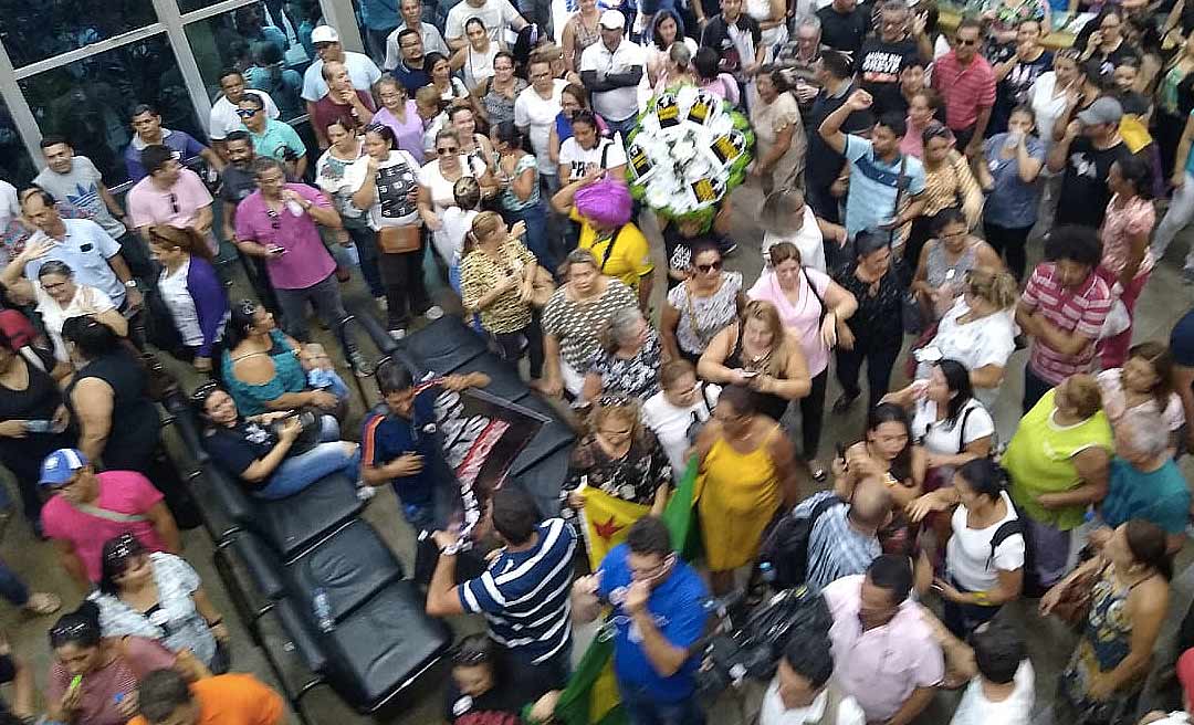 Deputado e secretário adjunto de Saúde protagonizam confusão no hall da Sesacre durante greve; "Ele chamou o movimento de vagabundo"