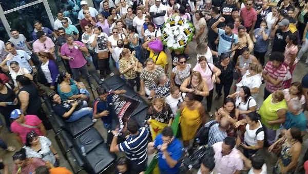 Deputado e secretário adjunto de Saúde protagonizam confusão no hall da Sesacre durante greve; "Ele chamou o movimento de vagabundo"