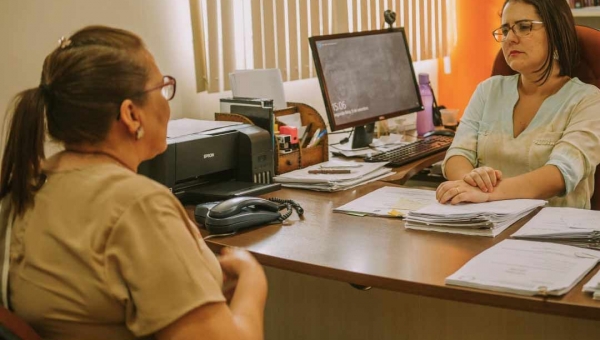 Deputada Doutora Juliana realiza visita ténica à Delegacia da Mulher em Rio Branco