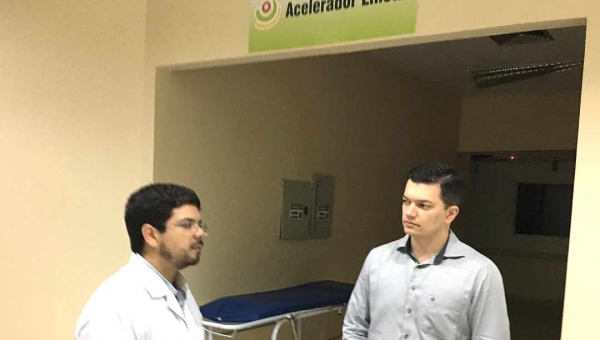 CRM-AC fiscaliza Hospital do Câncer e flagra falta de radioterapia e salas improvisadas