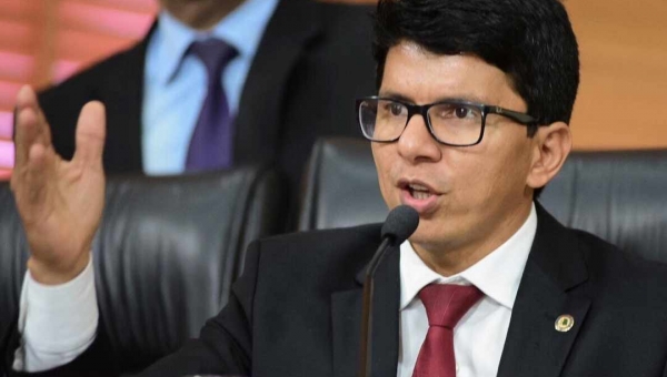 Deputado Jenilson diz que "Gladson é um cara do bem", e condena "coronelismo" na Saúde