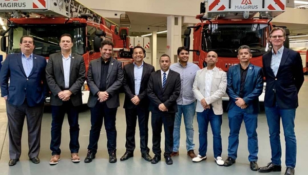 “Vamos modernizar o Corpo de Bombeiros do Acre”, diz Gladson em visita à fábrica de veículos na Alemanha