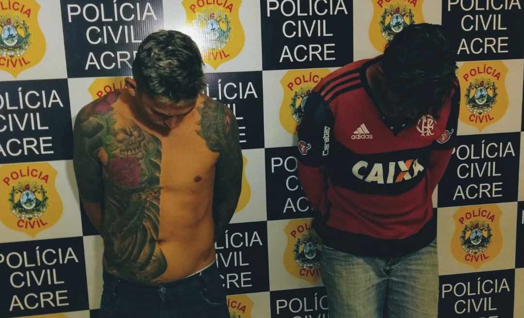 Polícia Civil prende dois homens com pistola, escopeta e 490 trouxinhas de droga