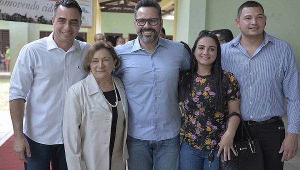 Prefeito André Maia apoia realização de Projeto Cidadão e prestigia casamento coletivo de 73 casais