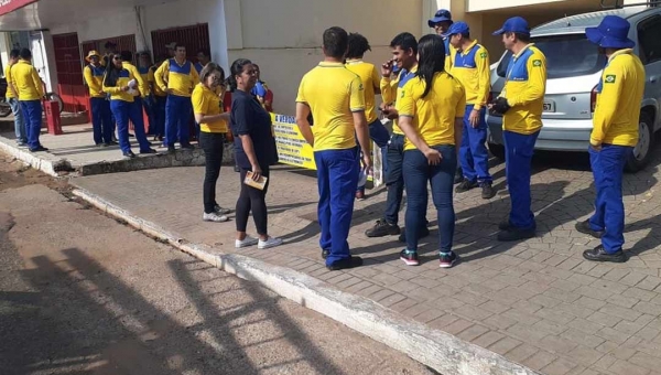 Servidores dos Correios decidem nesta terça se mantêm greve da categoria