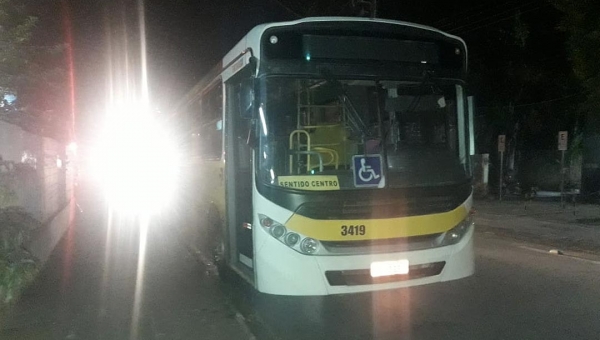 Mais uma vez dupla armada faz arrastão em ônibus do Conjunto Universitário