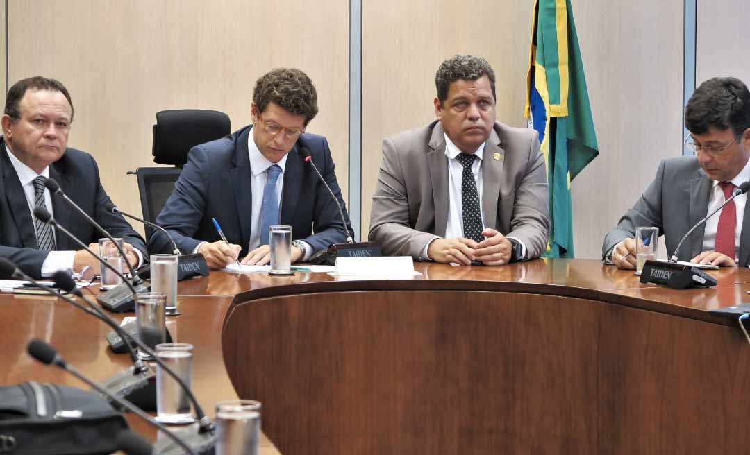 Rocha se reúne com o Ministro do Meio Ambiente e confirma repasse de R$ 23 milhões para o Acre