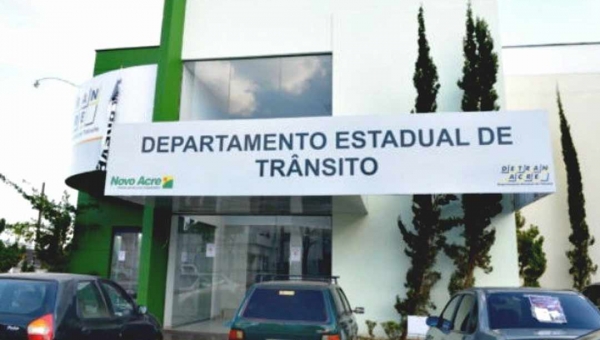 Departamento Estadual de Trânsito notifica mais de 500 motoristas no Acre; veja lista