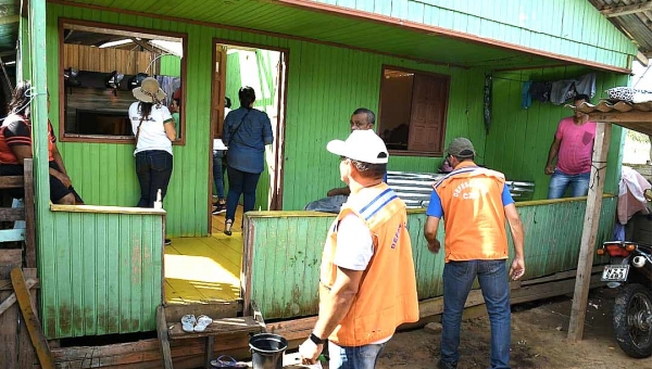 Prefeitura de Cruzeiro do Sul realiza cadastramento das famílias afetadas pelo temporal