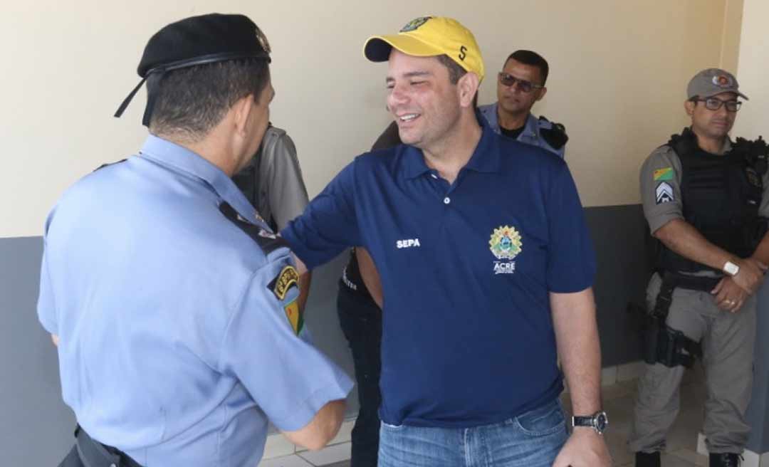 Governador fiscaliza obras de ampliação do hospital de Mâncio Lima