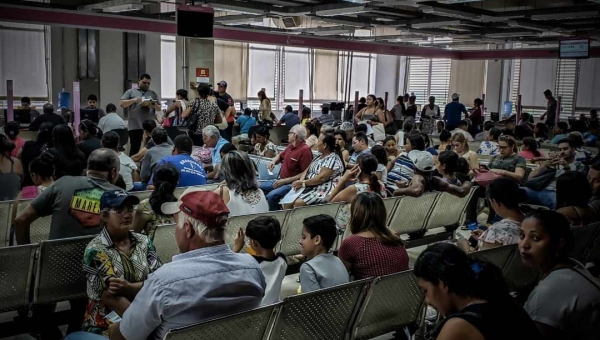 Setor da Energisa na Oca é tomado por consumidores à procura de renegociação