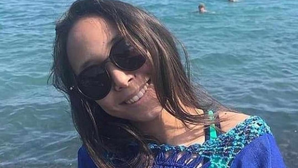 Menina morre após celular ligado no carregador explodir debaixo do travesseiro 