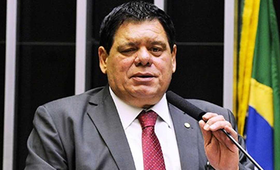 Deputado Flaviano Melo destina R$ 350 mil para o município de Capixaba comprar trator 