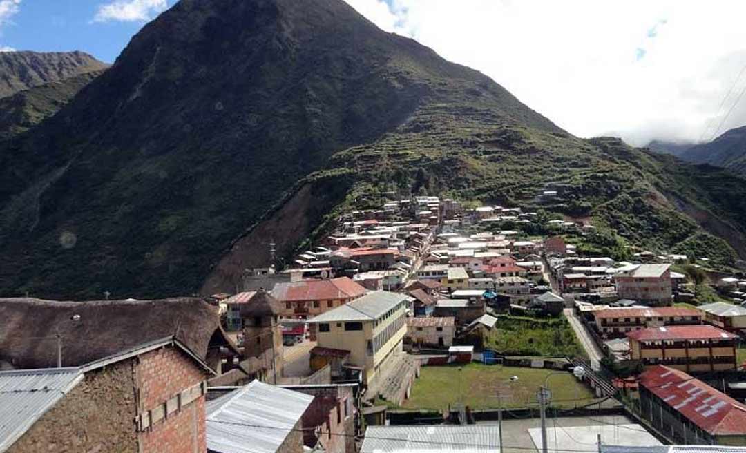 Queda de ônibus de penhasco deixa 15 mortos em Cuzco, no Peru