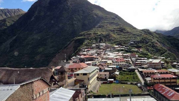 Queda de ônibus de penhasco deixa 15 mortos em Cuzco, no Peru