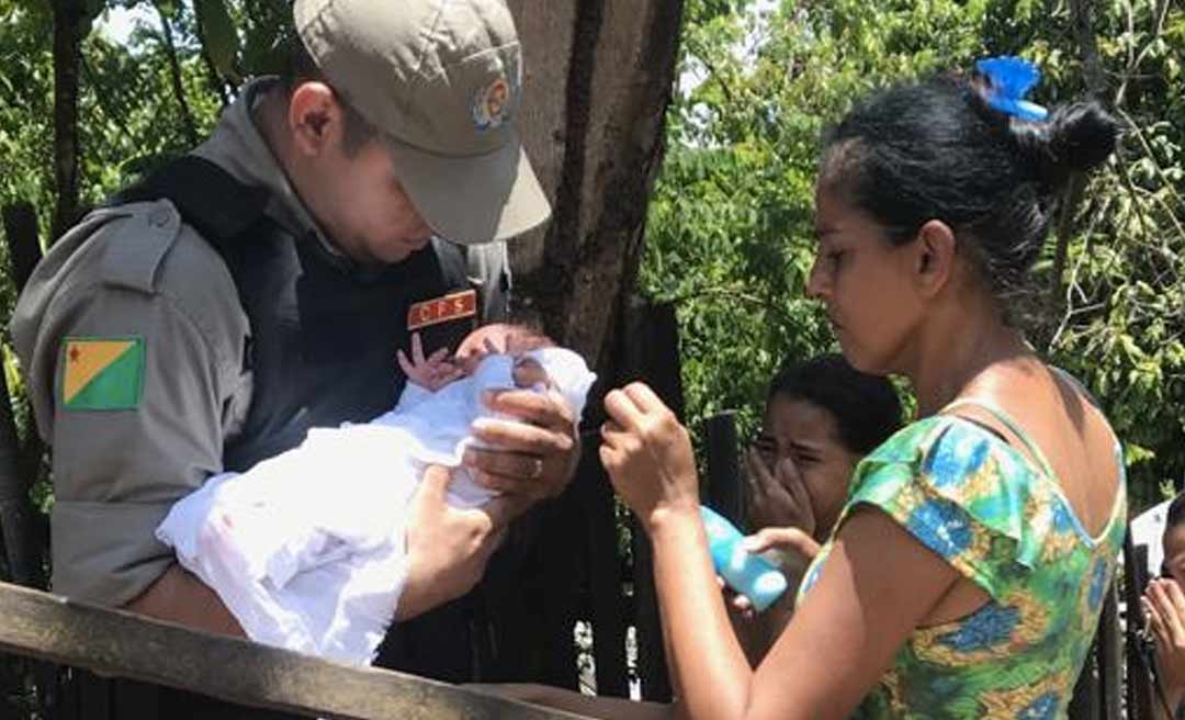 Bebê recém-nascido filho de usuária de drogas e moradora de rua é resgatado por PM's no Papoco