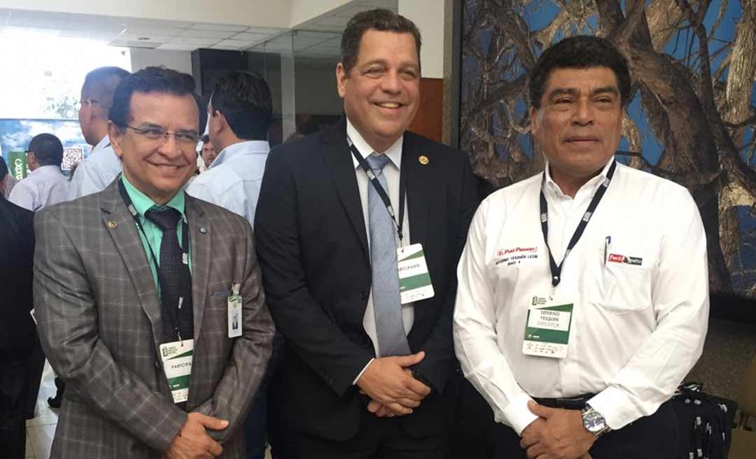 Luiz Gonzaga participa de Congresso no Peru e destaca importância da construção de rodovia entre Pucallpa e Mâncio Lima