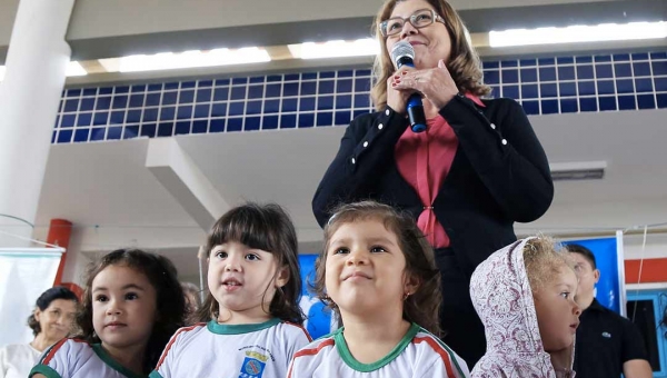 Prefeita em exercício Lene Petecão prestigia abertura da Semana do Bebê