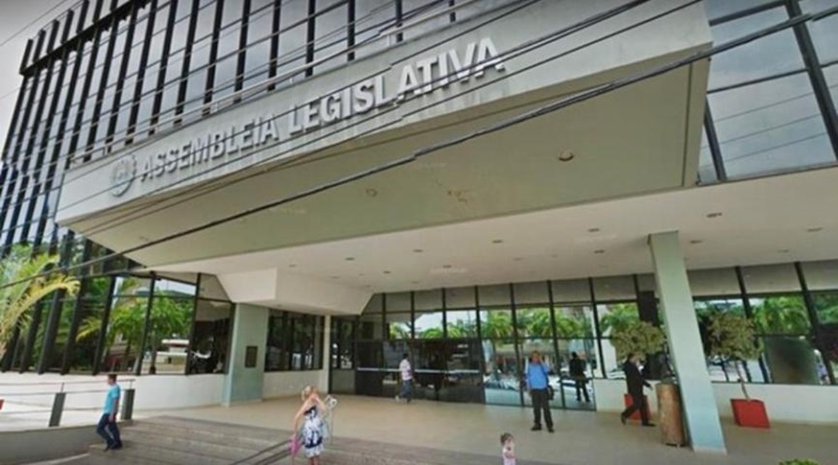 Servidores da Assembleia Legislativa fazem paralisação de advertência 