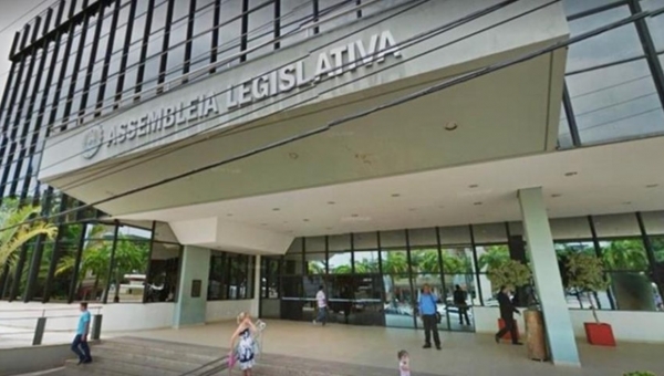 Servidores da Assembleia Legislativa fazem paralisação de advertência 