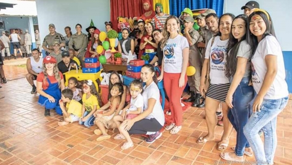 Polícia Militar recebe Projeto Amigos Solidários e promove manhã de diversão para crianças carentes