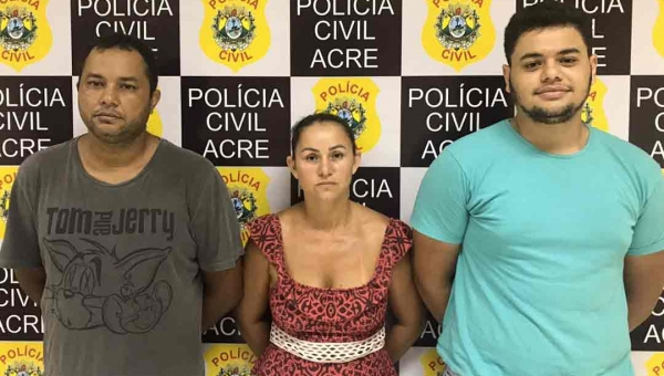 Pai, mãe e filho são presos em flagrante quando entregavam carregamento de droga em estacionamento de supermercado 