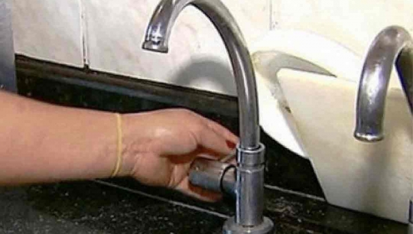 Rompimento de adutora causa interrupção no abastecimento de água no 2º Distrito de Rio Branco