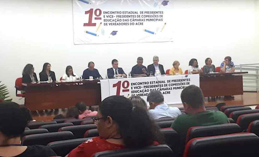 Deputado Antonio Pedro destaca participação no encontro sobre Educação