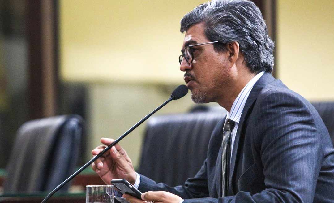 Governo publica no DOE lei que altera a LDO e deputado protesta: “o crime foi publicado”