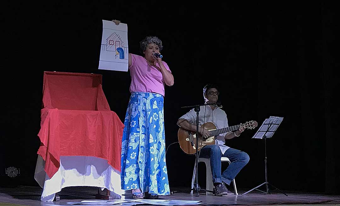 Prefeitura de Rio Branco oferece espetáculo teatral para servidores do município