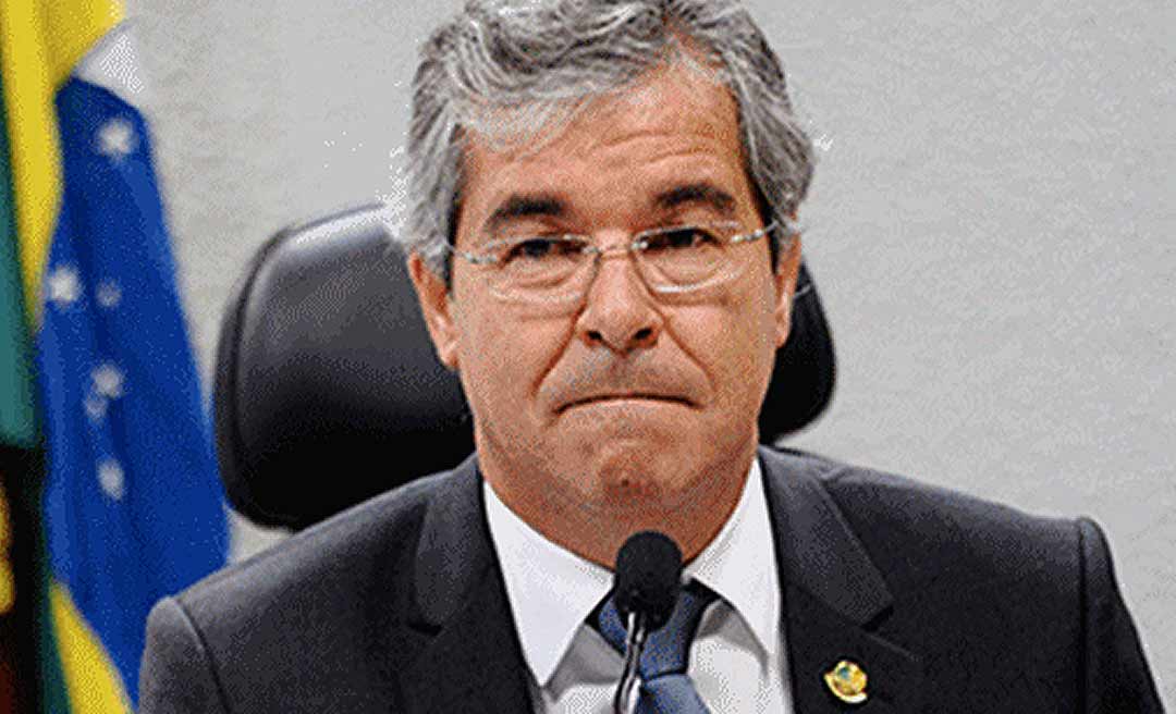 Jorge Viana tenta justificar discurso proferido no congresso do PT