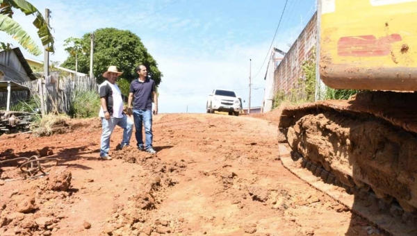 Prefeitura de Cruzeiro do Sul realiza trabalho de pavimentação no bairro do Telégrafo