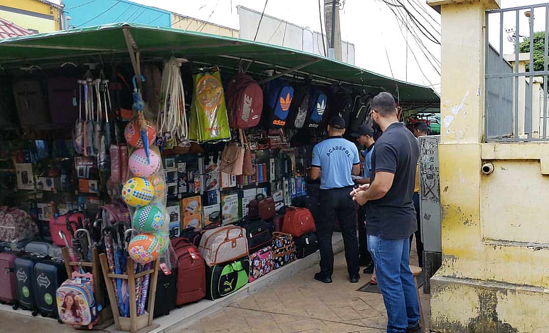 Comerciante denuncia que faccionados impõem regras para camelôs no centro de Rio Branco