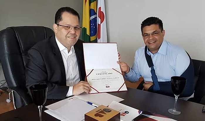 Manuel Marcos recebe certificado de reconhecimento da OAB e destaca manutenção das prerrogativas dos advogados