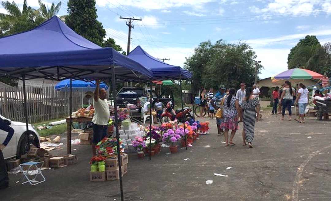 Dia de Finados movimenta comércio informal em Cruzeiro do Sul