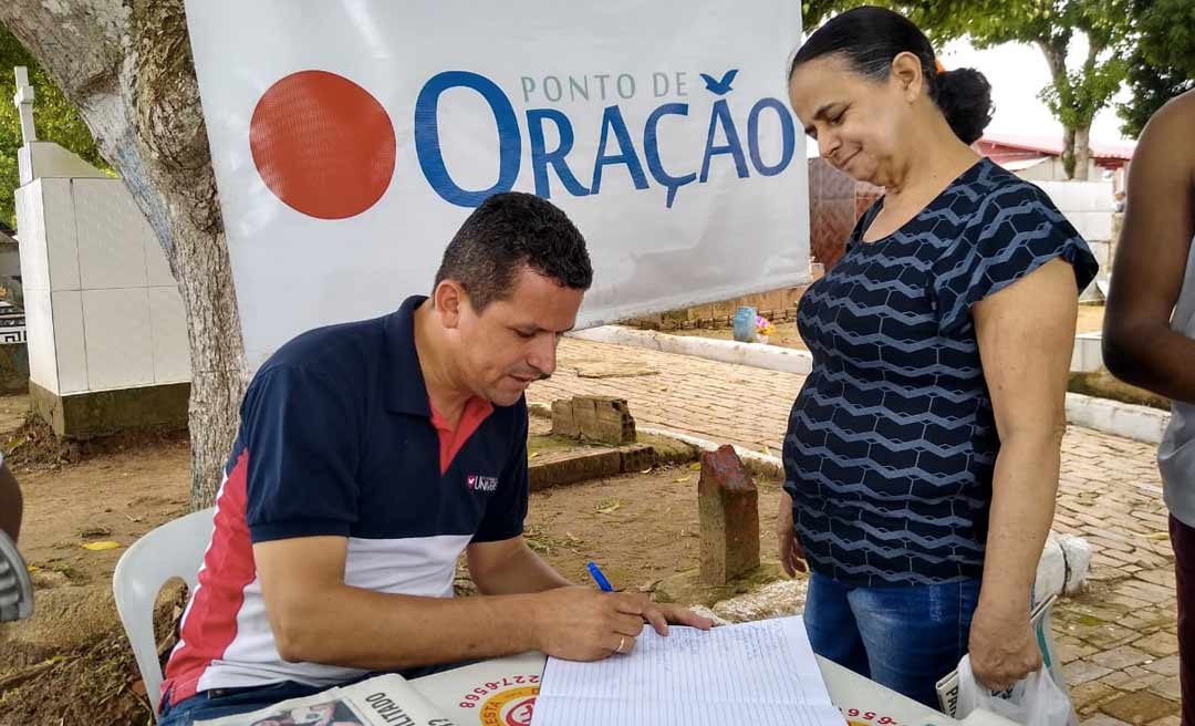 Pastor da Igreja Universal do Reino de Deus instala ponto de oração no Jardim da Saudade