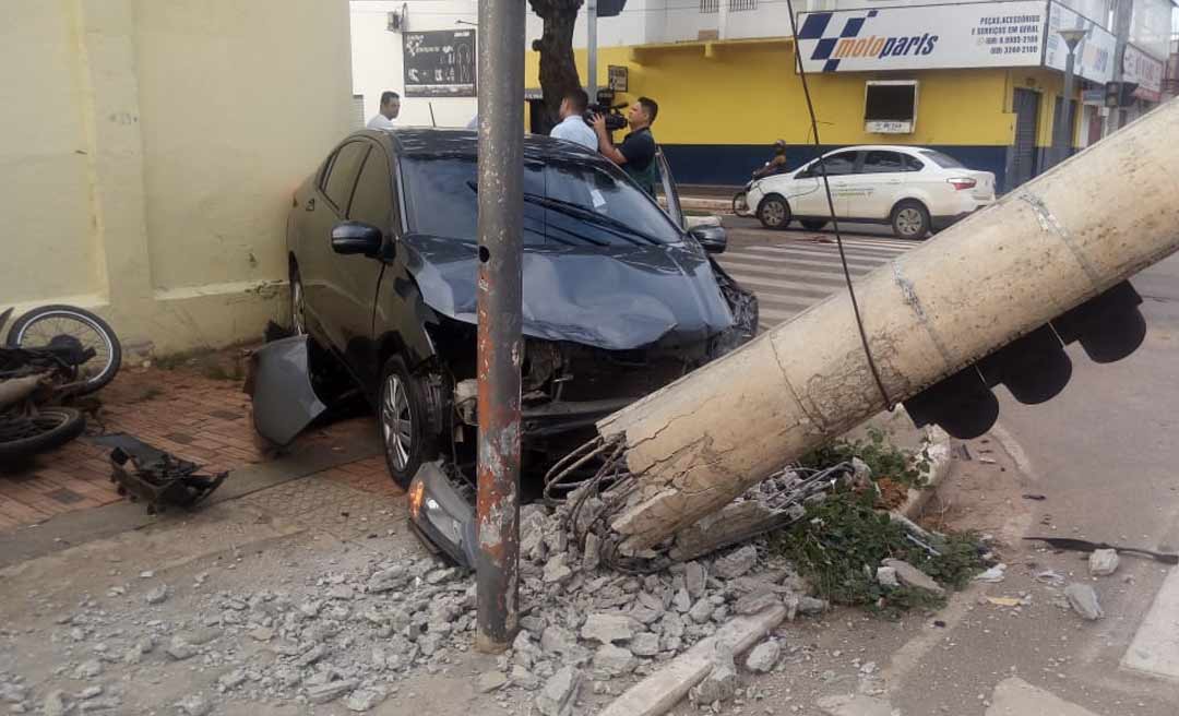 Motorista colide e derruba poste sobre a fiação na Nações Unidas na manhã desta terça-feira