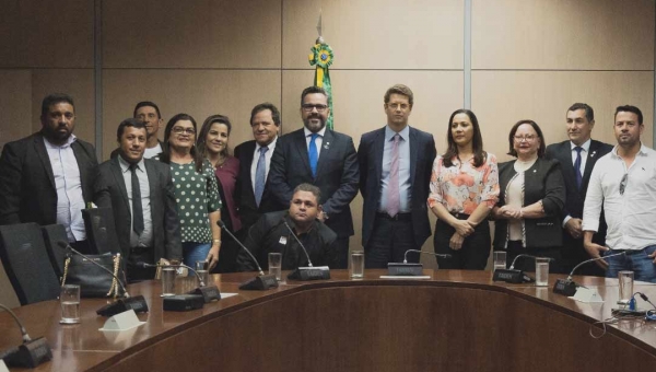 Bancada do Acre pede solução para Reserva Chico Mendes no Ministério do Meio Ambiente