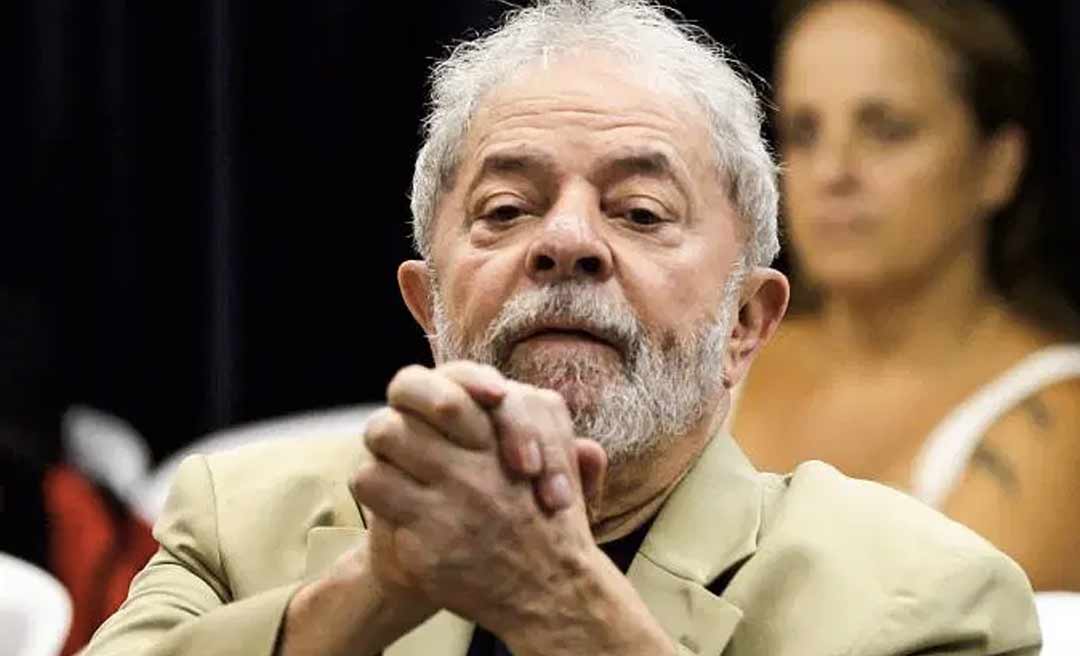  Juiz manda soltar Lula após 580 dias de prisão em Curitiba