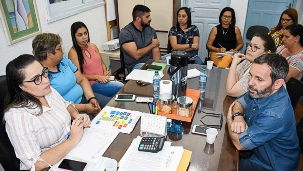 Saúde: Munícipio e Estado se reúnem para discutir estratégias de combate ao surto da dengue