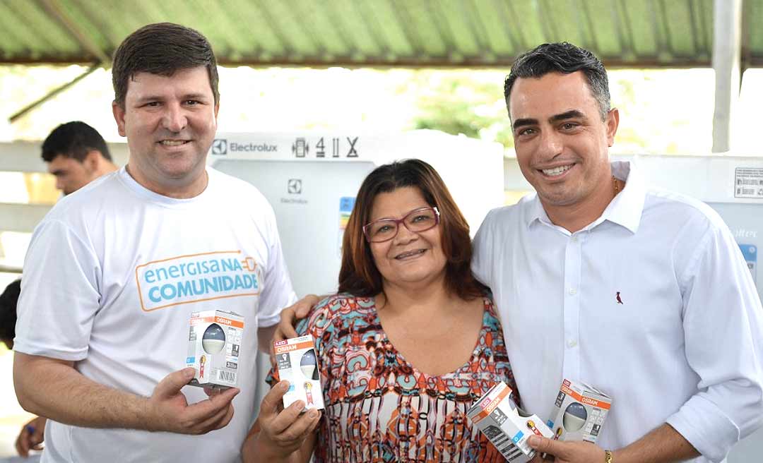 Prefeito André Maia fecha parceria com Energisa e leva ação da empresa que doou geladeiras as famílias carentes de Senador Guiomard