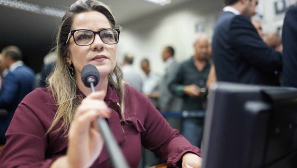 Mara Rocha apresenta emenda à MP para contratação de idosos por empresas privadas